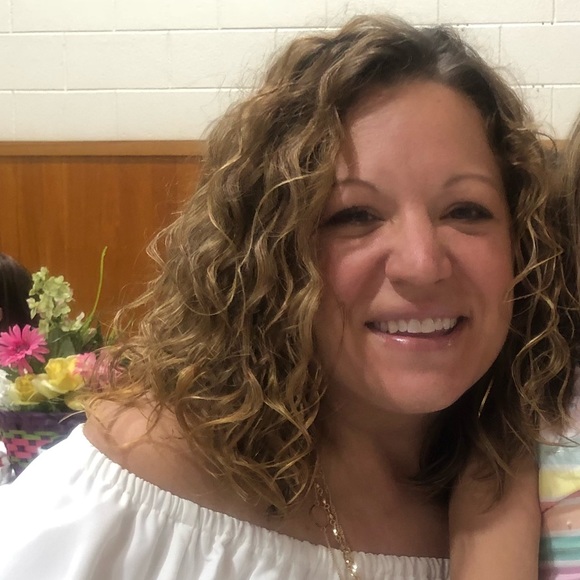 Meet your Posher, Lindsay - Picture 1 of 2